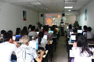 电子商务学校有哪些专业